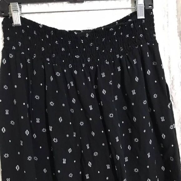 Torrid Black & White Print Dressy Pants Size 00R - Picture 6 of 8